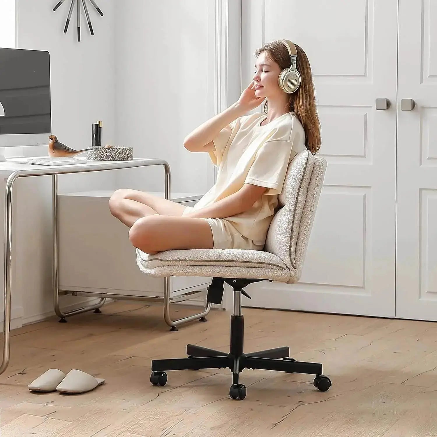 Emiah Armless Office Desk Chair